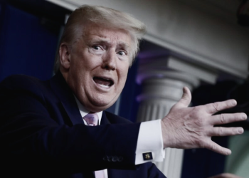 ¡Golpe a Trump! Tribunal declara ILEGALES sus aranceles y los bloquea