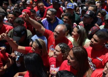En Casa a Casa de la parroquia Sucre de Caracas candidatos de la Patria escuchan propuestas del poder popular