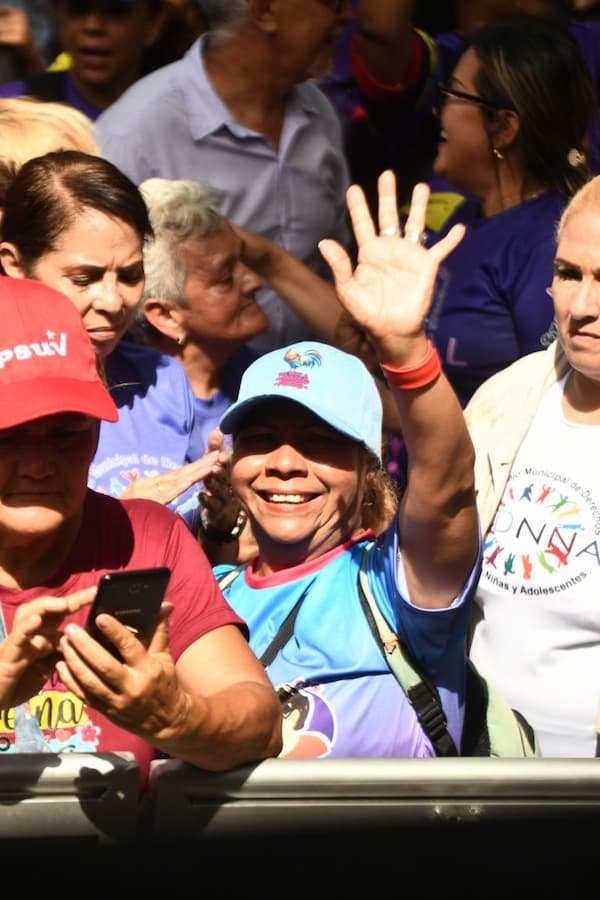 Pueblo venezolano se movilizó para celebrar el Día Internacional de la Familia y el retorno de la niña Maikelys Espinoza 5 IMG 20250515 154156 588 e1747340963278 768x1152 1