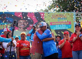 Luis Reyes Reyes reafirma compromiso revolucionario con el pueblo larense en emotivo cierre de campaña