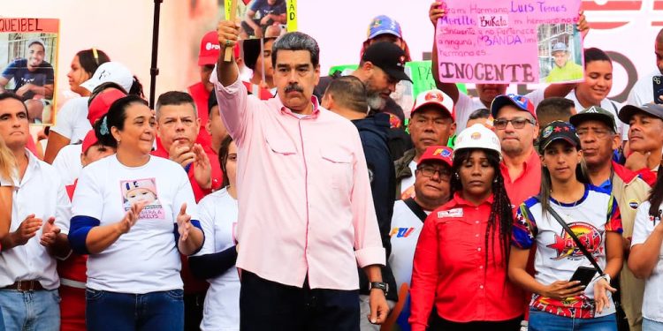 Clase Obrera en tiempos de sanciones 1 La Clase Obrera está en lucha y continuará protegida por su gobierno revolucionario y por su presidente Obrero