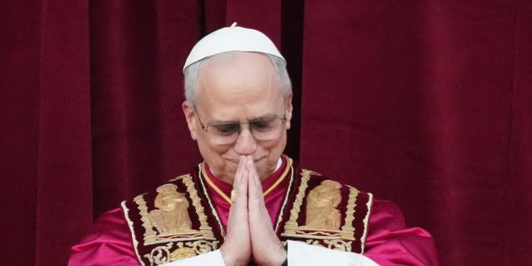 "Más latinoamericano que la deuda externa”. Así, en la web se desencadenó la creatividad después de la elección del nuevo pontífice estadunitense-peruano, con tanto de acercamiento periodístico entre Chicago (su ciudad de origen, en Estados Unidos), y Chiclayo, la diócesis peruana de la que fue administrador apostólico