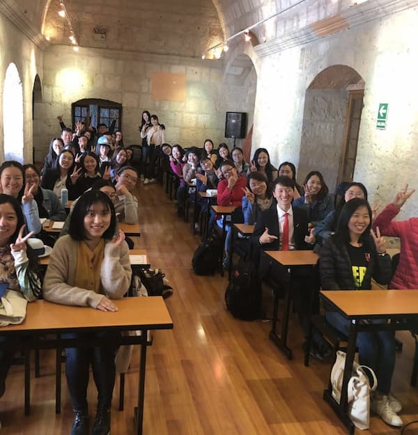 Construir juntos la comunidad de Futuro 2 Hasta la fecha, China ha establecido asociaciones de distinto tipo con 16 países de la región; entre ellos, ha construido la comunidad de futuro compartido con Cuba, y definido sus relaciones con Brasil