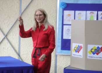 Candidata Cilia Flores  destaca el compromiso del pueblo con la democracia y la paz