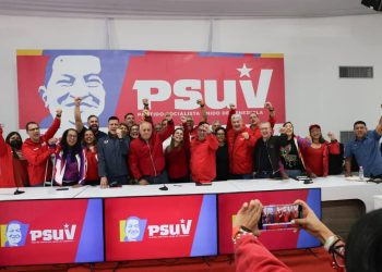 PSUV celebra contundente victoria electoral con 23 gobernaciones