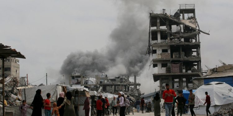 Gaza supera 56.000 muertos: 103 nuevas víctimas en ataques israelíes a civiles