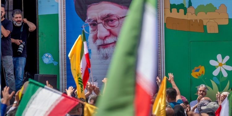 Líder supremo de Irán elige posibles sucesores en caso de ser asesinado por Israel o EE.UU.