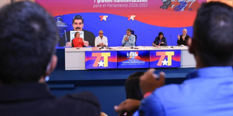 Presidente Maduro ordena creación de la Escuela Política Parlamentaria con carácter latinoamericano y caribeño
