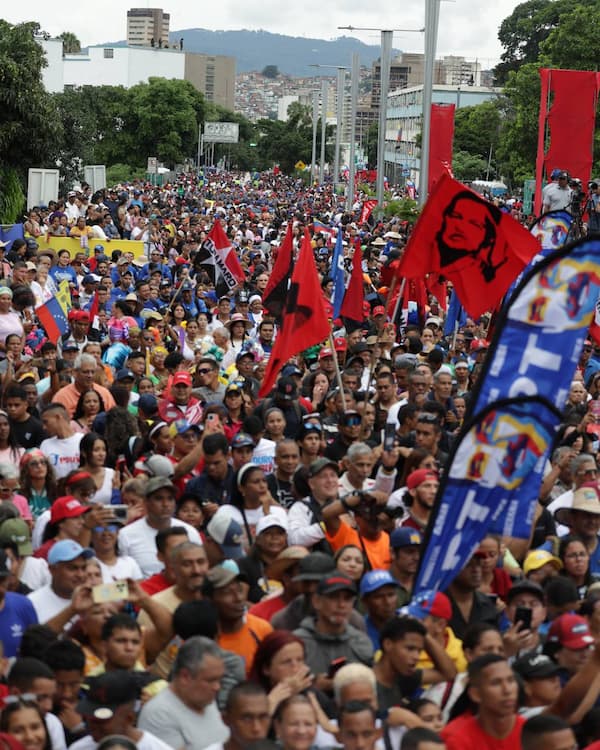 25M: La economía política de una gran victoria popular 2 La política de Washington fracasó una vez más. Esta derrota agudiza aún más las múltiples contradicciones en el seno del gobierno de D. Trump en torno a Venezuela, que se debate entre la confrontación abierta y violenta contra nuestro país y una facción del trumpismo, que busca una relación más pragmática