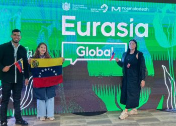 Jóvenes venezolanos dejan huella en el Foro Eurasia Global 2025 en Rusia 4 IMG 20250629 WA0156