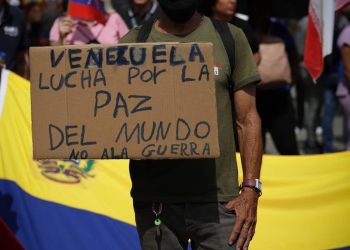 "Larga vida a Palestina e Irán"