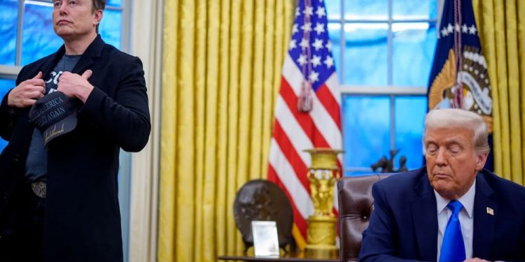 La Golden Dome resulta, en estos momentos, una quimera, pues no solo pretende interceptar misiles en fases avanzadas de vuelo, sino que propone hacerlo también durante la llamada “fase de impulso”, justo después del lanzamiento, cuando el cohete aún está ganando altitud