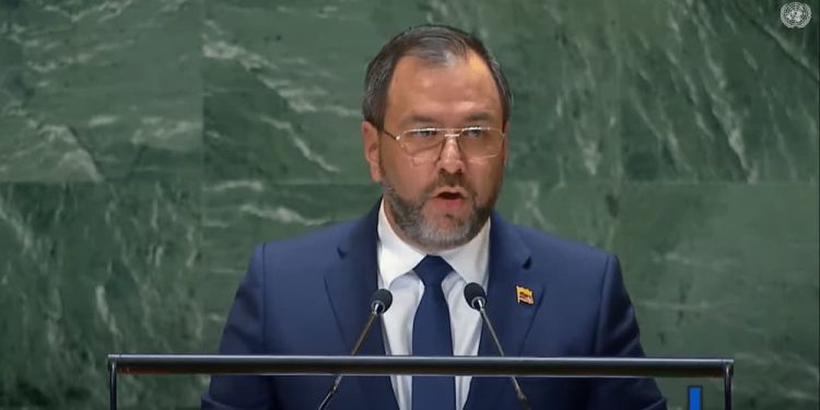 “Las revoluciones socialistas han sido mucho más efectivas en llevar bases democráticas que las democracias burguesas”