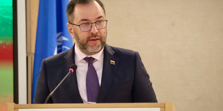 canciller yvan gil 37018