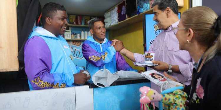 Gobierno Bolivariano y Salas de Autogobierno de los Circuitos Comunales impulsan obras sociales