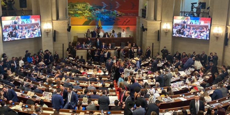 Congreso de Colombia aprobó reforma laboral de Petro