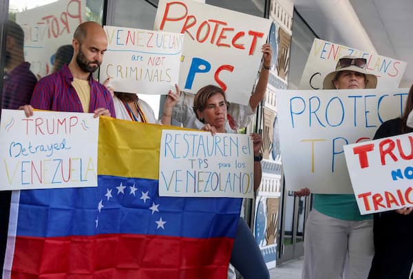 EE. UU: "Crimigración" y apartheid migratorio 2 Lo que ocurre en Estados Unidos bajo el segundo mandato de Donald Trump no es solo una crisis migratoria. Es un experimento autoritario que fusiona tecnología, racismo y xenofobia para crear un aparato de control social sin precedentes