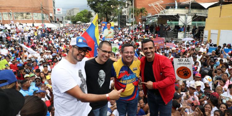 Cnel. José Manuel Suárez cierra campaña con el respaldo del pueblo guaireño y reafirma su compromiso con el Plan de las 7T