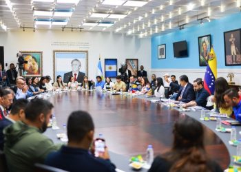 Presidente Maduro se reúne con el Estado Mayor de la Juventud para impulsar proyectos comunitarios