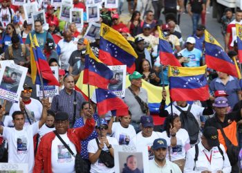 Miles de venezolanos marcharon en Caracas para exigir la liberación de niños retenidos en EE.UU.