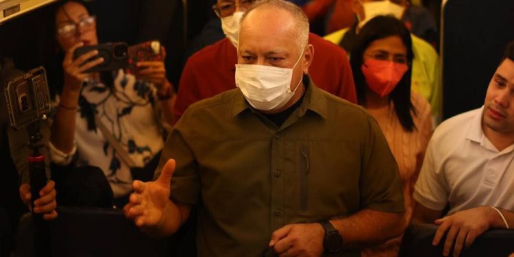 Diosdado Cabello denuncia maltrato a venezolanos secuestrados en El Salvador