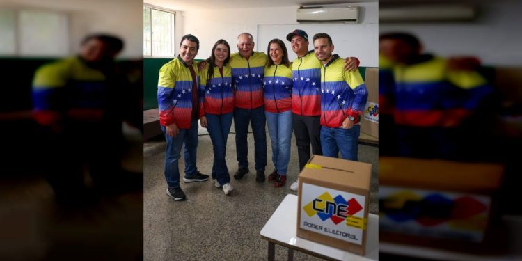 Diosdado Cabello: “Cada día el CNE se supera con la rapidez y transparencia con la que la gente puede ejercer su derecho al voto”