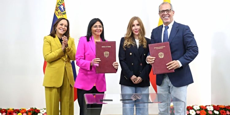 Venezuela y Colombia firman memorándum para crear Zona Económica Especial de Paz