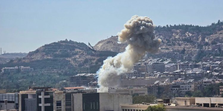 Recrudecen las hostilidades en Siria: enfrentamientos en Sueida y bombardeos israelíes agravan la crisis