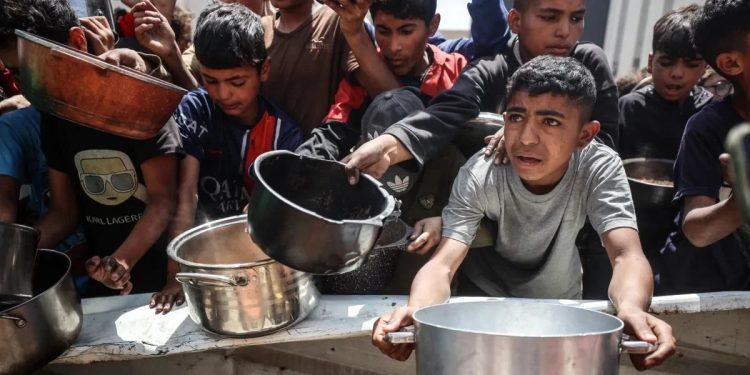 Al menos 580 palestinos han sido asesinados por Israel en su intento de obtener agua y comida en «centros de ayuda»