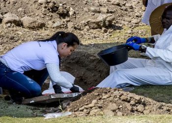 Hallan en Colombia fosa común con cuerpos de líderes sociales y religiosos 3 Hallan en Colombia fosa común con cuerpos de líderes sociales y religiosos