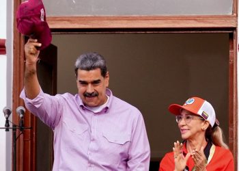 El presidente extendió su "mano de obrero, hombre de a pie", invitando a todos “a trabajar juntos en un solo plan: Venezuela”
