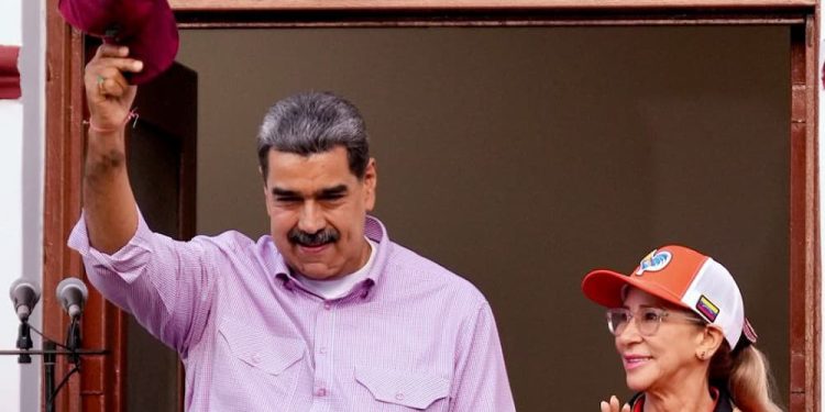 El presidente extendió su "mano de obrero, hombre de a pie", invitando a todos “a trabajar juntos en un solo plan: Venezuela”