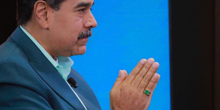 "Mientras Chevron estuvo en este limbo en Estados Unidos, los pozos petroleros que ella, conjuntamente en contrato con el Estado venezolano regenta, aumentaron su producción. En estos meses que se intentó toda esta presión, amenaza, chantaje indebido e ilegal, que una licencia, que ponen la licencia, que quitan la licencia, Venezuela ha crecido 12% en la producción petrolera con esfuerzo propio", Nicolás Maduro