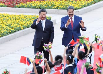 Bajo el liderazgo estratégico de los dos jefes de Estado, China y Venezuela comparten altamente la coincidencia sobre los sistemas políticos y conceptos de desarrollo, y la confianza política entre ambos países no ha dejado de profundizarse