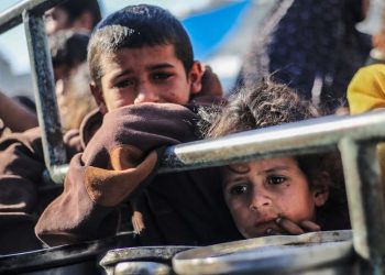 Una nueva ofensiva diplomática internacional confrontó en los últimos días la sordera política del poder israelí. Gaza, en ruinas, ruega por pan y agua, mientras Israel sigue apostando a la “Ribera Gaza”