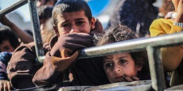 Una nueva ofensiva diplomática internacional confrontó en los últimos días la sordera política del poder israelí. Gaza, en ruinas, ruega por pan y agua, mientras Israel sigue apostando a la “Ribera Gaza”