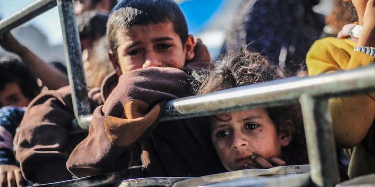 Una nueva ofensiva diplomática internacional confrontó en los últimos días la sordera política del poder israelí. Gaza, en ruinas, ruega por pan y agua, mientras Israel sigue apostando a la “Ribera Gaza”