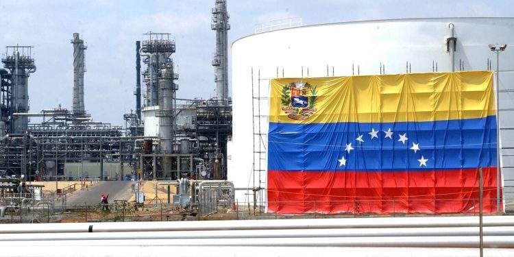 Estados Unidos autoriza descarga de gas licuado de PDVSA