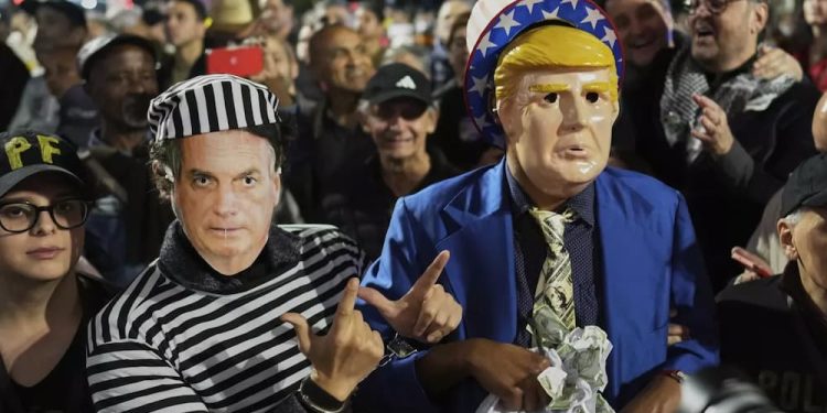 Vladimir Putin ha resaltado la tendencia hacia la desdolarización y un mundo multipolar en lugar de un sistema global unipolar liderado por el liberalismo