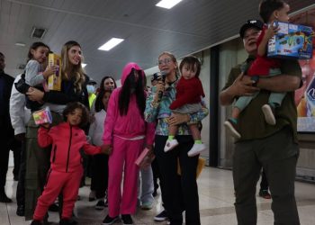 Niños y niñas venezolanos regresan a su Patria gracias a las políticas del presidente Nicolás Maduro 9 Niños y niñas venezolanos regresan a su Patria gracias a las políticas del presidente Nicolás Maduro
