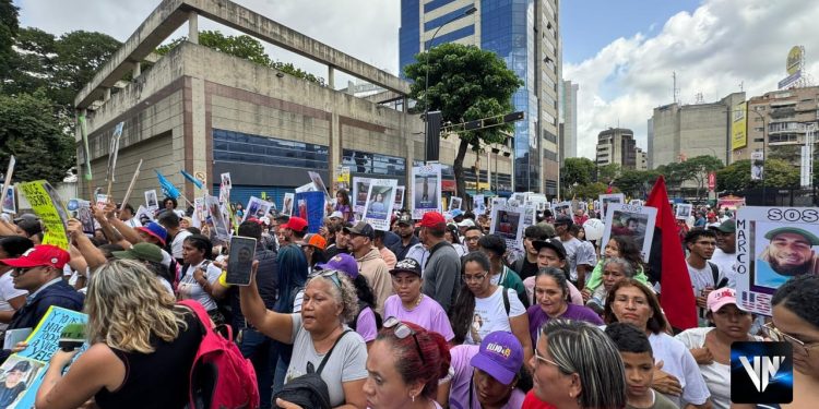 Calles de Caracas se desbordan para celebrar la vida, la familia y la libertad