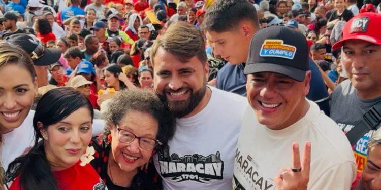 Pueblo aragüeño respalda al candidato de la Revolución en multitudinario cierre de campaña en Maracay