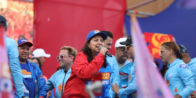 Caracas se llena de pueblo en cierre de campaña histórico: Carmen Meléndez promete gobernar desde el territorio