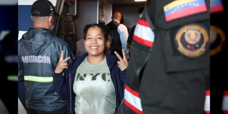 Venezuela recibe a 200 connacionales repatriados mediante la Gran Misión Vuelta a la Patria