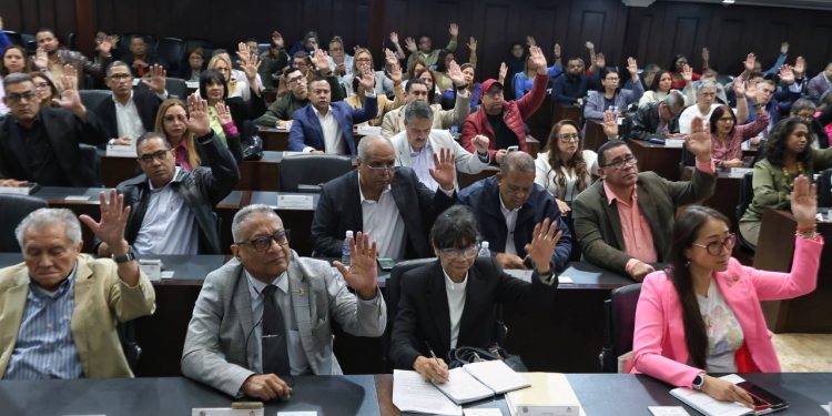 Asamblea Nacional allana inmunidad parlamentaria del diputado Julio Torres Molina