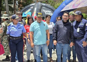 Pueblo del municipio Guaicaipuro participa en Jornada masiva de Alistamiento Militar en defensa de la soberanía nacional