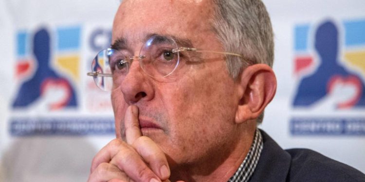 ARCHIVO COLOMBIA URIBE