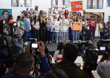 Movimiento Madres Heroínas exige a Melania Trump ser "puente" para el retorno de 66 niños venezolanos secuestrados en EEUU 7 WhatsApp Image 2025 08 19 at 2.14.36 PM 1 e1755627508917 1536x862 1