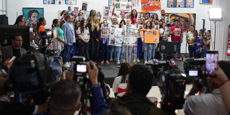 Movimiento Madres Heroínas exige a Melania Trump ser "puente" para el retorno de 66 niños venezolanos secuestrados en EEUU 1 WhatsApp Image 2025 08 19 at 2.14.36 PM 1 e1755627508917 1536x862 1
