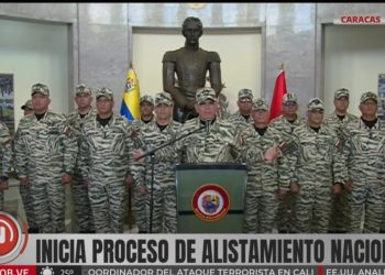 Pueblo de Venezuela acude al llamado del alistamiento voluntario convocado por el presidente Maduro